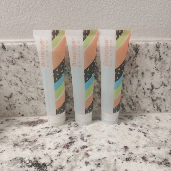 Custom Travel Size Toiletry Set - Picture 4 of 7